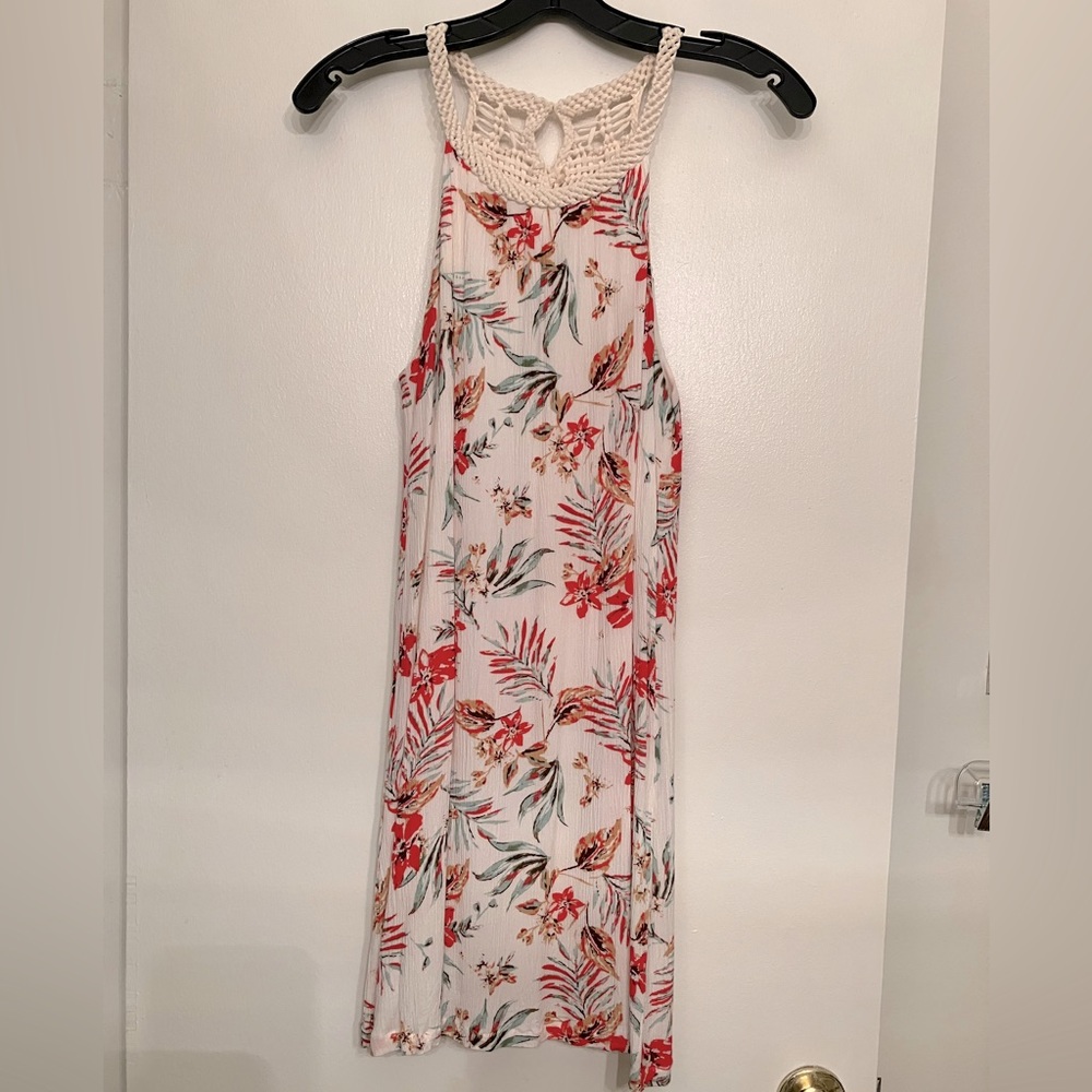 Skies Are Blue Cream Dress w/Tropical Leaf Pattern Size S